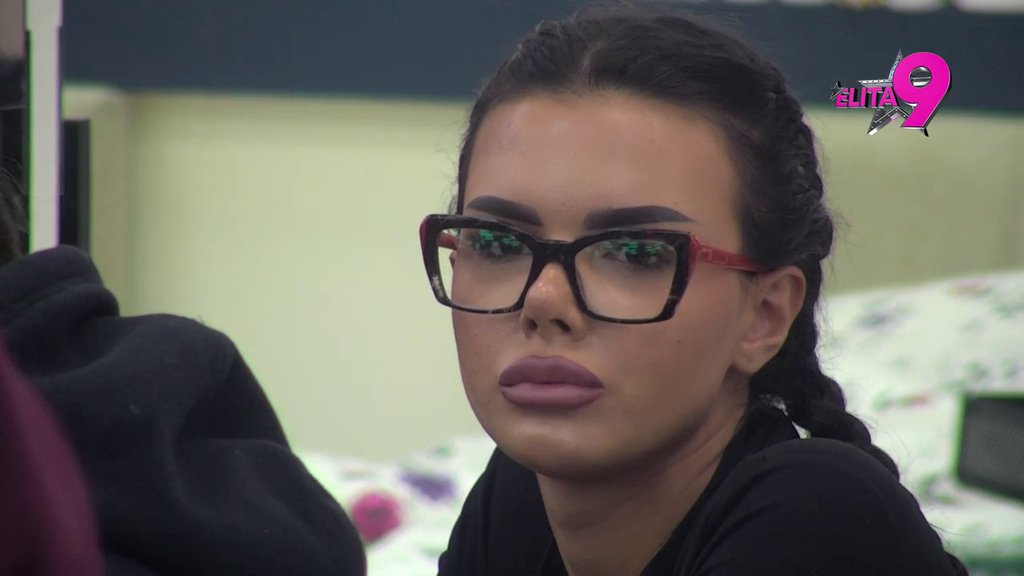 TA UTORAK DEVOJKA JE MAJIN FAN! Taki Marinković urnisao Anitu: Hotelska dama i lažna lezbijka!