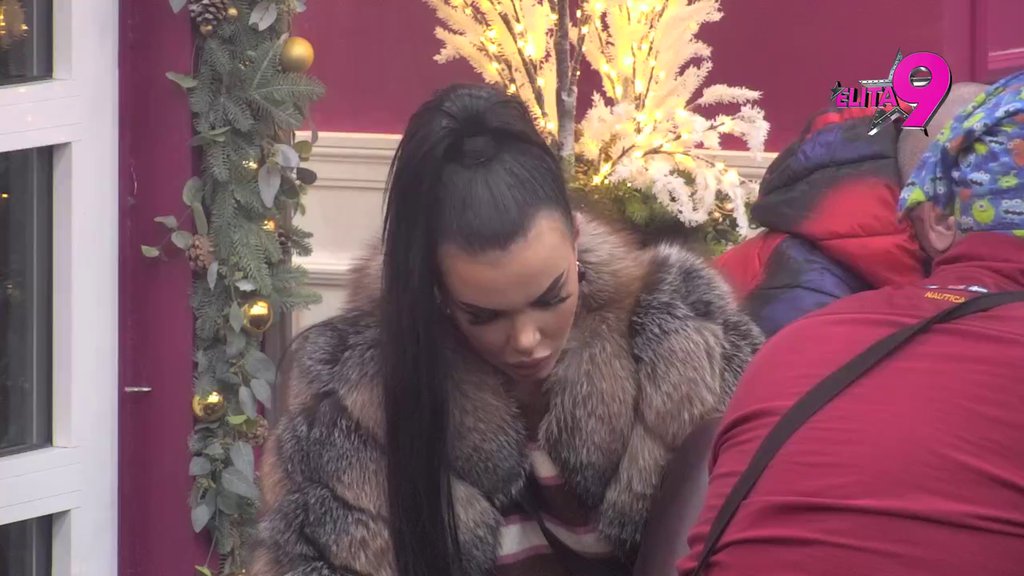 Aneli na aparatima: Luka birao između Anite i nje, zbog odgovora promenila sve boje kao semafor! (VIDEO)