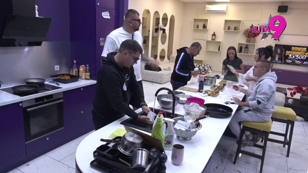 Da si bila pametna, do sad bi se ostvarila! Ivan i Stanija NIKAD BRUTALNIJE ZARATILI, ona povikala: Tebe podržavaju bolesne, fanatične babe! (VIDEO)