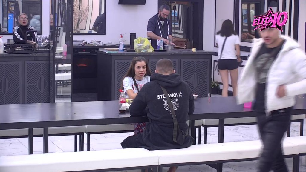 Htela si da me zgaziš kolima: Nastavlja se haos Sanje i Marka, ne prestaju da urnišu jedno drugo teškim optužbama! (VIDEO)
