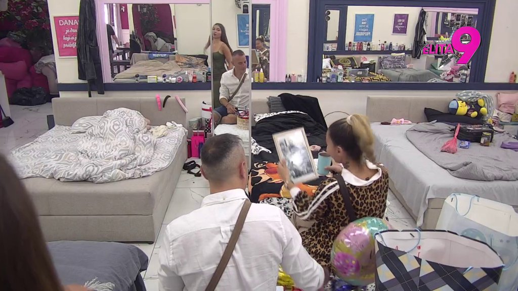 ZASIJALA! Aneli dobila specijalan poklon na Mikijev rođendan, Đukić joj stavio osmeh na lice! (VIDEO)
