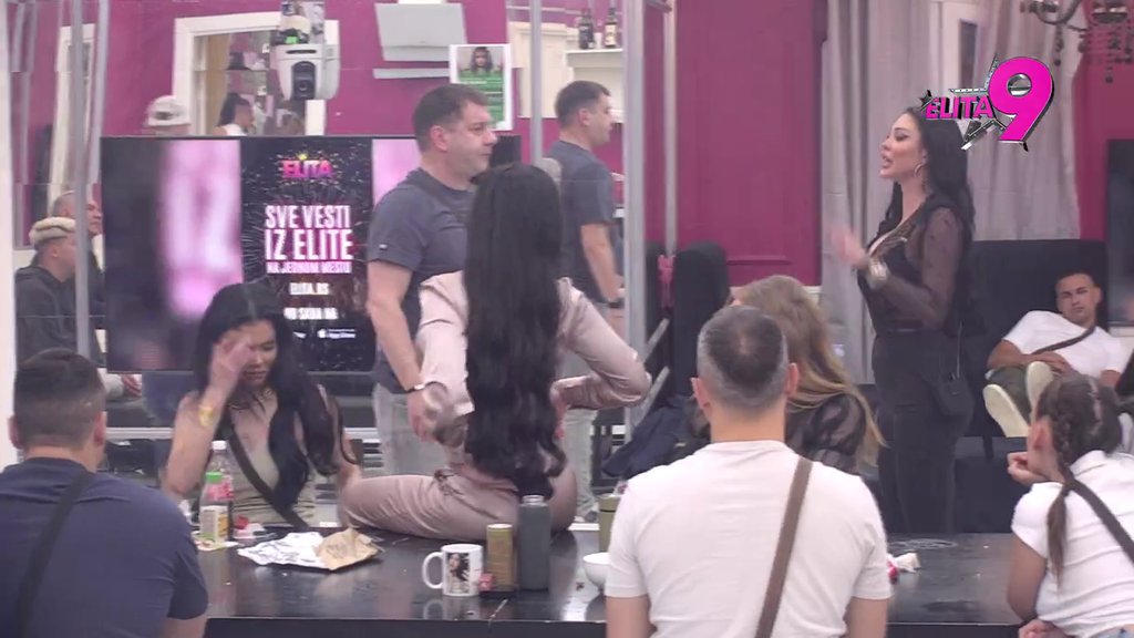 Šalje se devojkama poruka da piju... Kačavenda urnisala Maju zbog odnosa sa Asminom, prozvala je za sve vrele akcije (VIDEO)