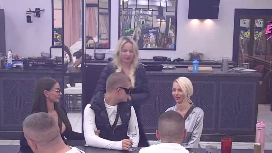 Ne želi više da ćuti! Jovana Kosovac oplela po bivšem, pa zarežala na Kristinu: Nemaš dostojanstvo i čast (VIDEO)