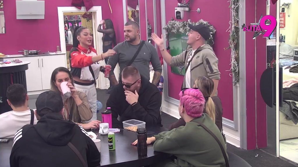 Maja Marinković van sebe: Dača je doveo do ludila, ona napravila karambol i nasrnula na njega! (VIDEO)