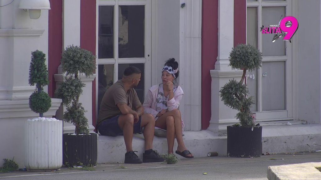 TEBI SU SMEŠNE UVREDE KOJE MI IZGOVARAŠ: Asmin traži od Maje da ga pusti da razmisli o svemu, ona ne prihvata RASKID: ŽAO MI JE... (VIDEO)