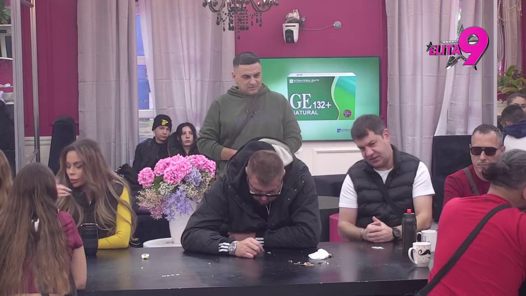 KREZAVA NAKAZO: Bebica ušao u žestok verbalni klinč sa Ivanom, on razotkrio detalje njegovog razgovora sa Teodorom: DOGOVARALI STE SE DA... (VIDEO)