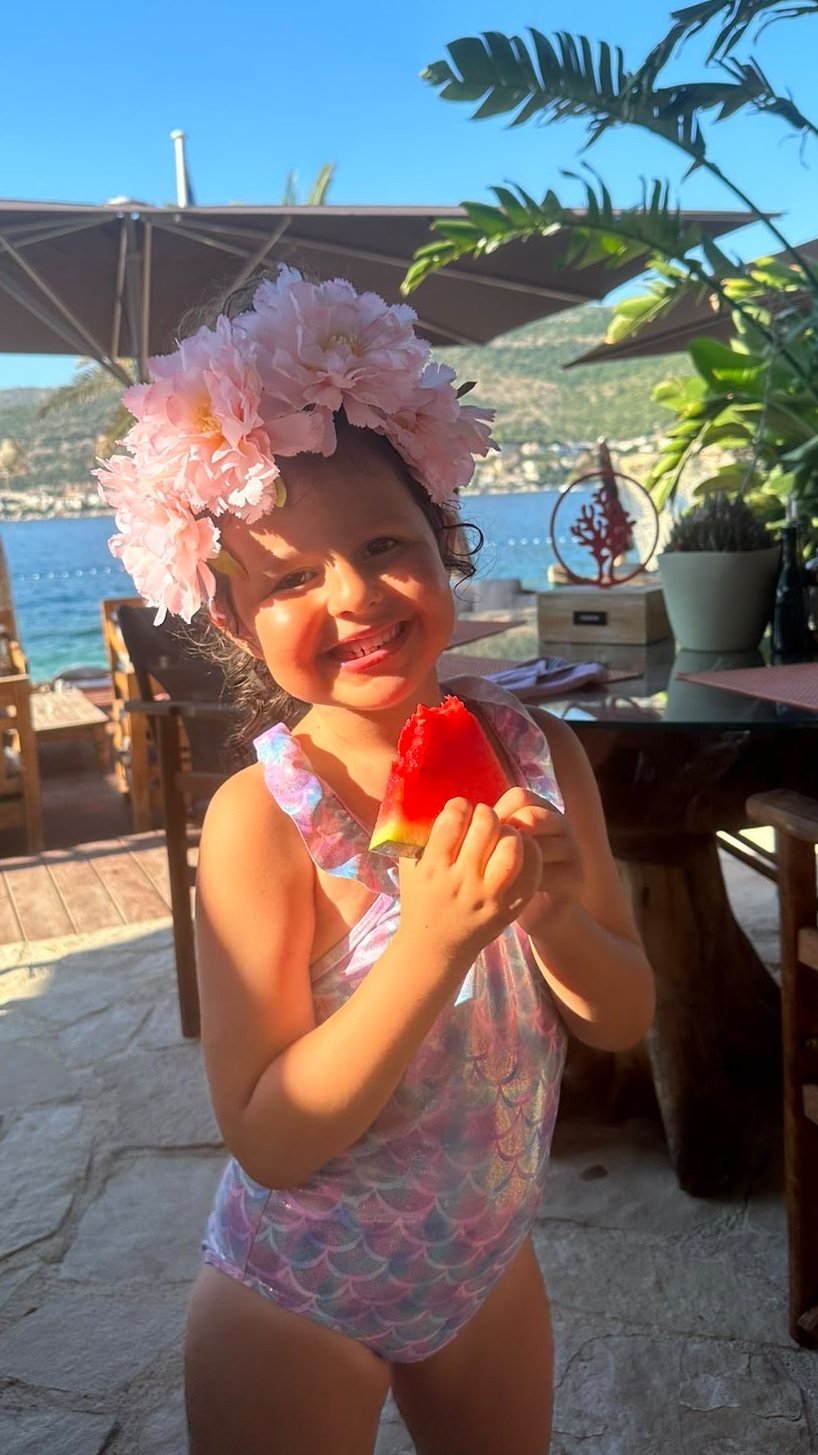 Pogledajte kako Aneli i Nora uživaju u Dubrovniku: Ahmićeva puca kako izgleda u mini bikiniju, a njena ćerka ne skida osmeh s lica! (FOTO+VIDEO)
