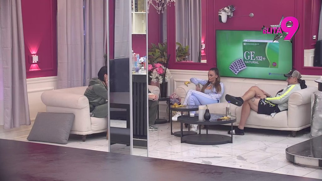 Neće da te smara, ali kad te bude uzeo za ruku... Terza preneo Teodori detalje o Filipu, ona ne krije da je zanima svaki detalj (VIDEO)