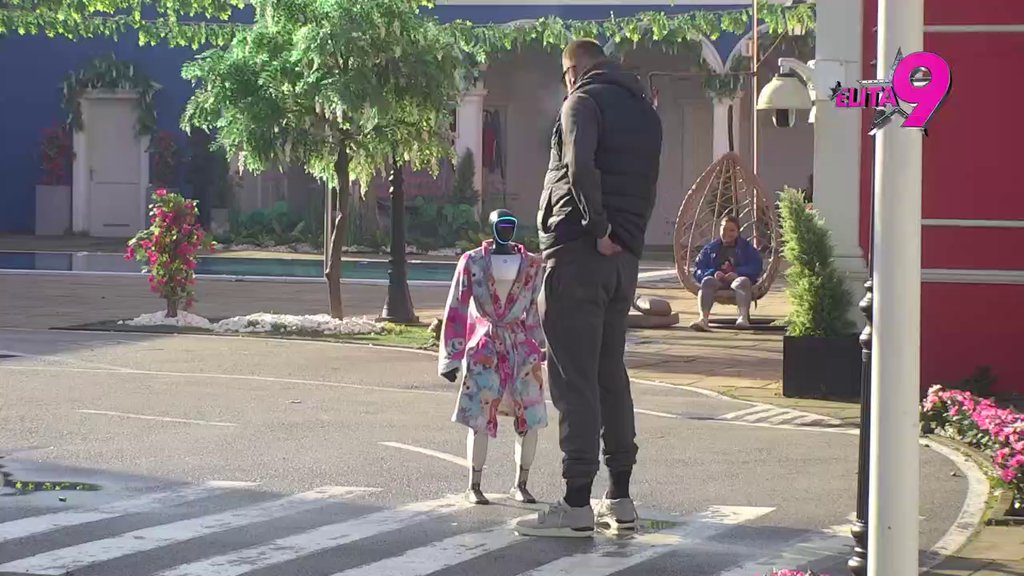 Janjuš se žalio Toši da mu Kačavenda PRAVI ROGOVE, a onda pohvalio OVU UČESNICU: Ima dobre grudi! (VIDEO)