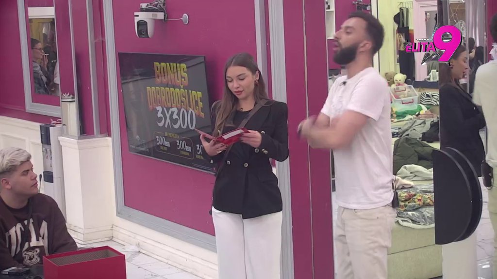 Ne zna se ko je emotivniji! Ni Apolon sa Zvezdare nije ostao imun, Sara isplakala more suza zbog čestitke od majke: Više ti neću opraštati greške (VIDEO)