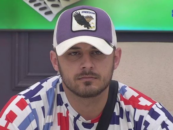 "Mokrio sam u krevet do šestog razreda" Potpuni preokret! Nakon Markove ispovesti koja je NAJEŽILA naciju, isplivala njegova fotka s ocem Sašom, svi se pitaju SAMO JEDNO (FOTO)