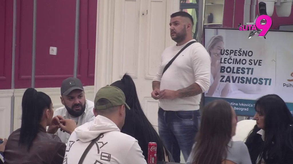 OBEZBEĐENJE ODMAH REAGOVALO! Janjuš žestoko udario na Aneli, poručio joj: Ti nisi žena, ti si đavo (VIDEO)