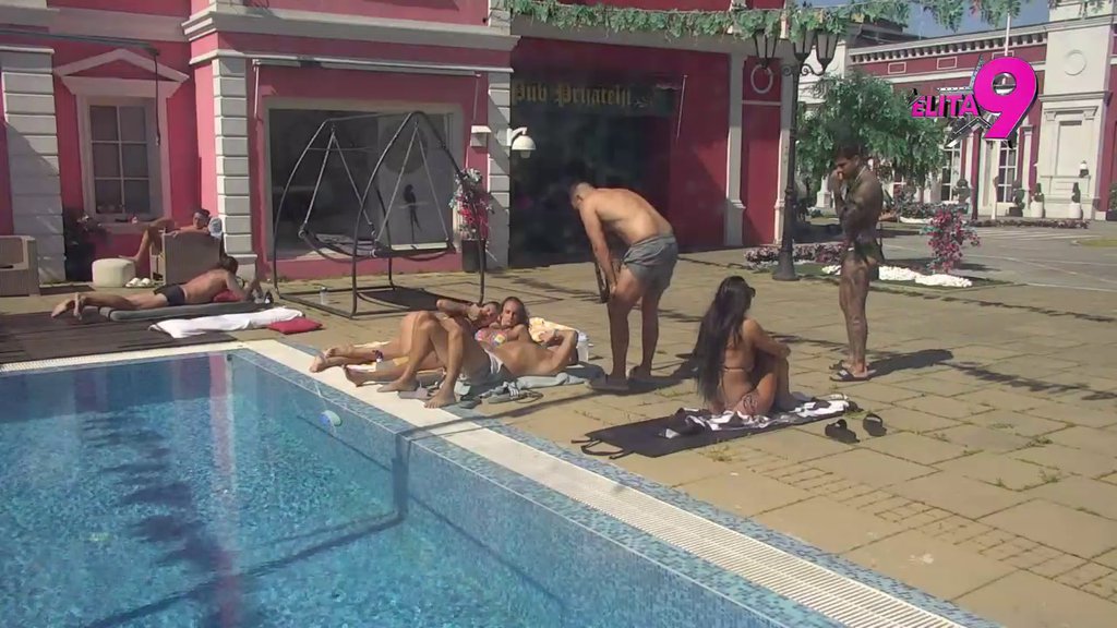 Pukao mu film: Anđelo ne može da veruje da Stanija hoće da ga prevaspita, a još nisu ni u vezi (VIDEO)
