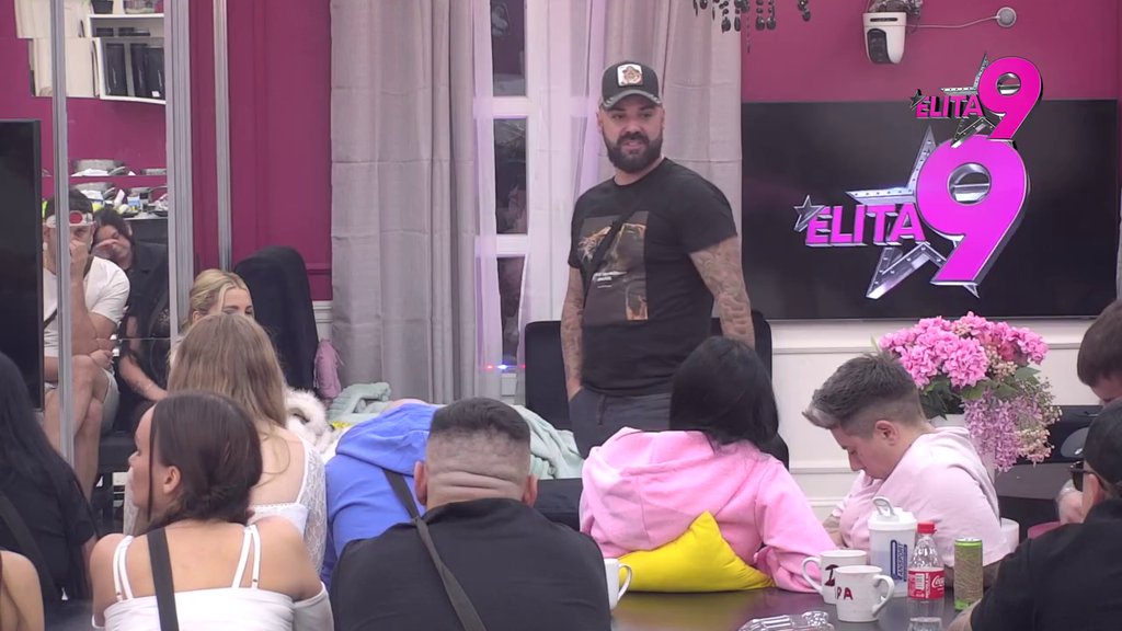 Od kada sam je video, nije svejedno: Janjuš priznao kakav stav ima prema Aneli, Asmin stao u njenu zaštitu i ŠOKIRAO sve (VIDEO)