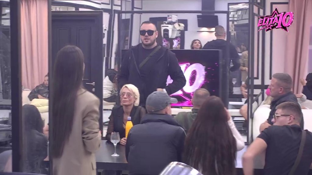Anđela na IVICI SUZA, guta knedle! Aneli joj spomenula skandalozne odnose sa Zvezdanom Slavnićem, Car je dokusurio: Šta ti je Gastoz uradio napolju, kako Mrša izgleda (VIDEO)