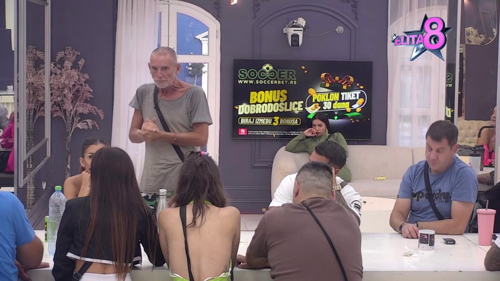 Bukti rat: Lepi Mića unakazio Teodoru brutalnim uvredama, Bebica zaratio s njim i udario nikad niže! (VIDEO)