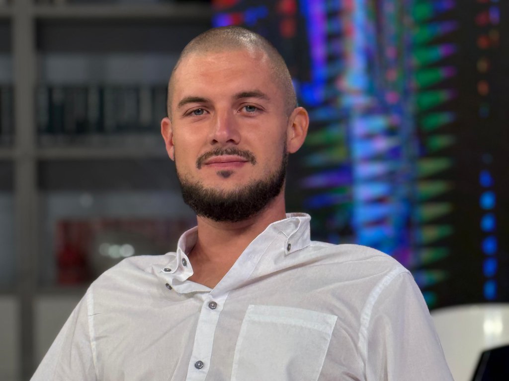 STARIJOJ ĆERKI JE SVE JASNO, A ZA MLAĐU... Gruja i Mima otkrili sve o njenom susretu sa njegovim ćerkama: Evo kako na sve gleda njegova BIVŠA ŽENA (VIDEO)