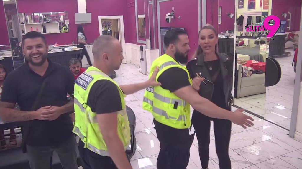 Sita i njena deca će biti uhapšena: Asmin otkrio da se Anelina sestra u Dubaiju bavi ilegalnim poslovima! (VIDEO)