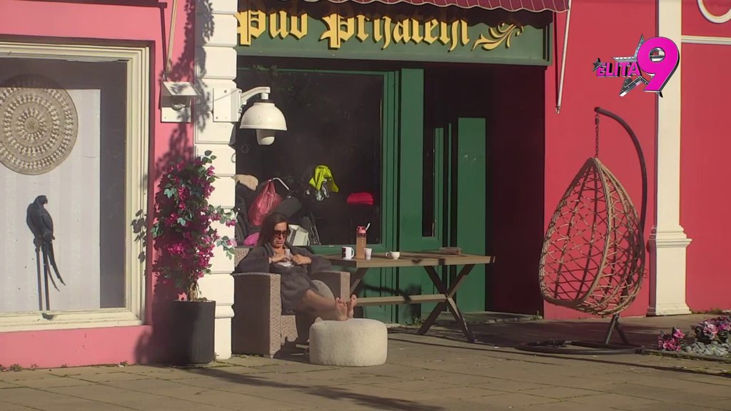 Limunada, kafica i uživanje u suncu: Kačavenda rešila da se mane svih loših navika! (VIDEO)