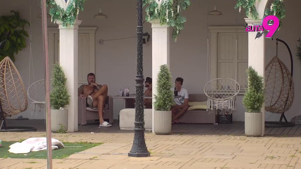 Evo ih tri Bizmarka! Janjuš opleo od rane zore po Aneli, Staniji i Kačavendi, uvrede se samo nižu! (VIDEO)