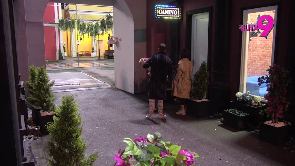 Mi nismo zajedno: Teodora osmehom pokušava da sakrije tugu zbog Filipovog brutalnog poniženja! (VIDEO)