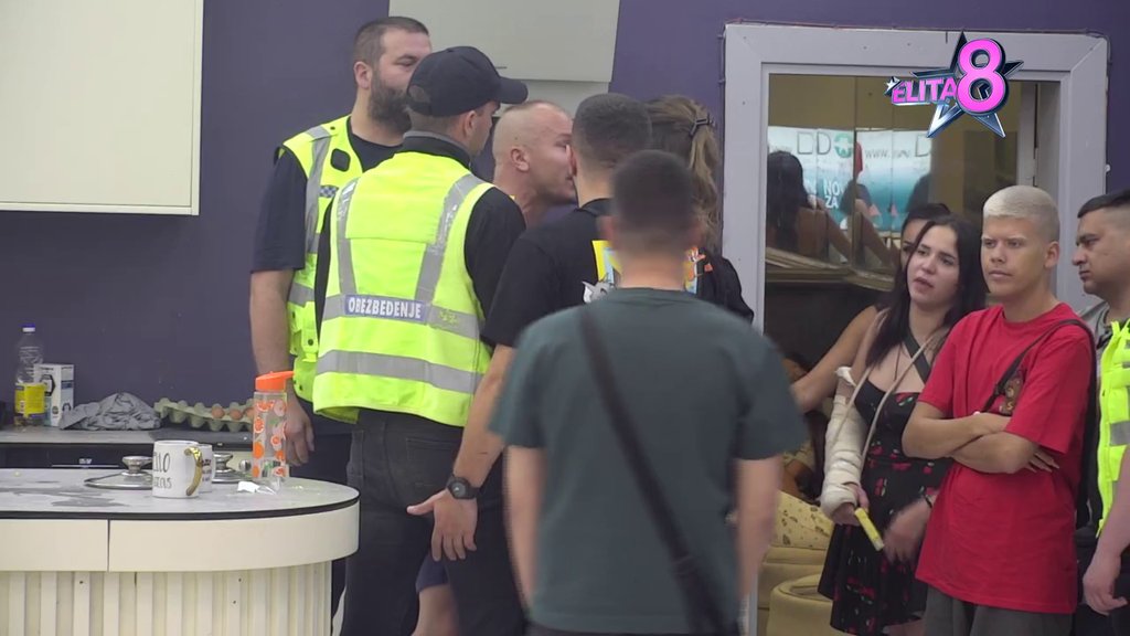 Karambol: Munjez žestoko izvređao Kačavendu u facu da je alkoholičarka i da su je se odrekli muž i deca, ona ostala nema na prozivke! (VIDEO)