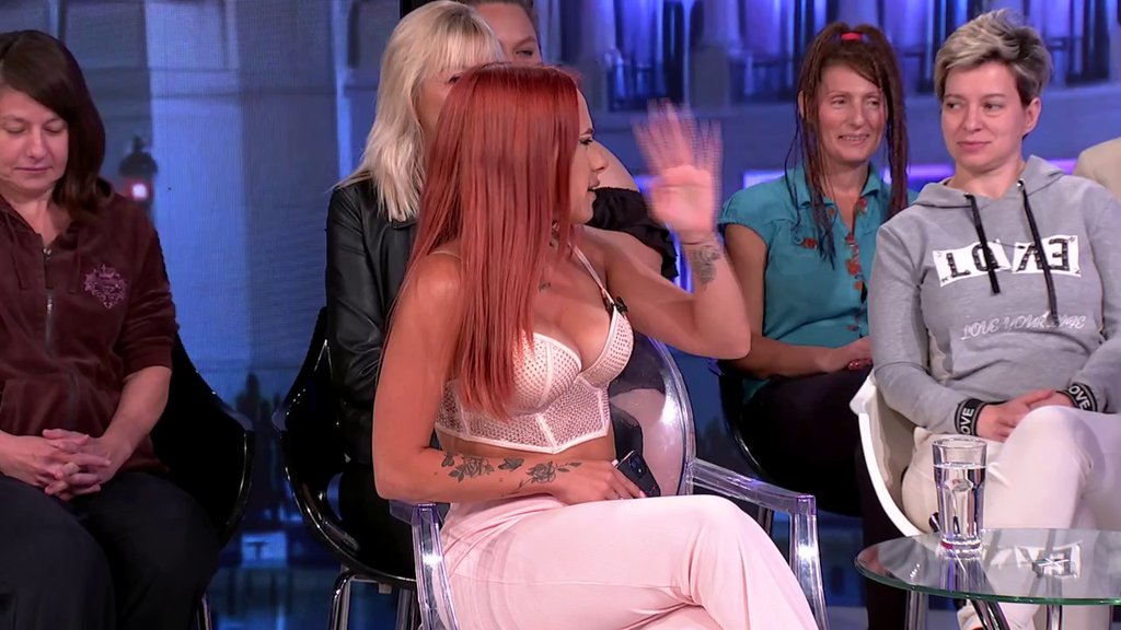 RAT CRNE MAMBE I CRVENE VATRENE: Slađa oplela po Mrvici zbog vrele akcije sa Terzom, ona dala sve od sebe da se ogradi od toga! (VIDEO)