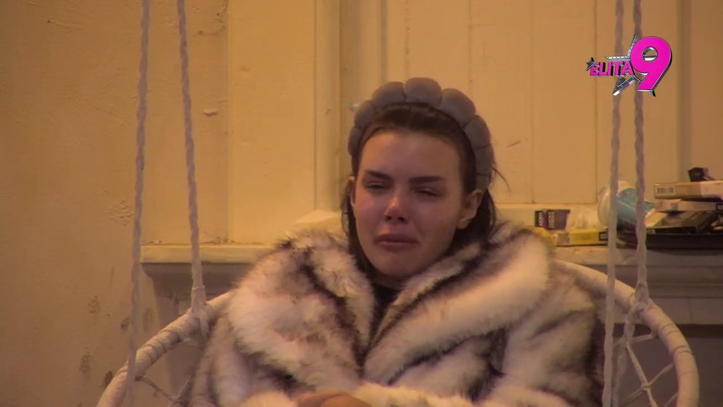 ANITA SE RASULA NA KOMADE: Plače i jeca na sav glas, dobila trajnu pedalu od Filipa! Posle ovoga nema nazad (VIDEO)