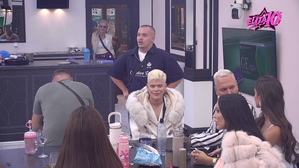 Jako mi je drago što je na ovoj anketi: Dača i Bebi Dol nahvalili Lauru nakon što se našla na anketi za najneuobraženiju osobu, ona narasla kao kvasac! (VIDEO)