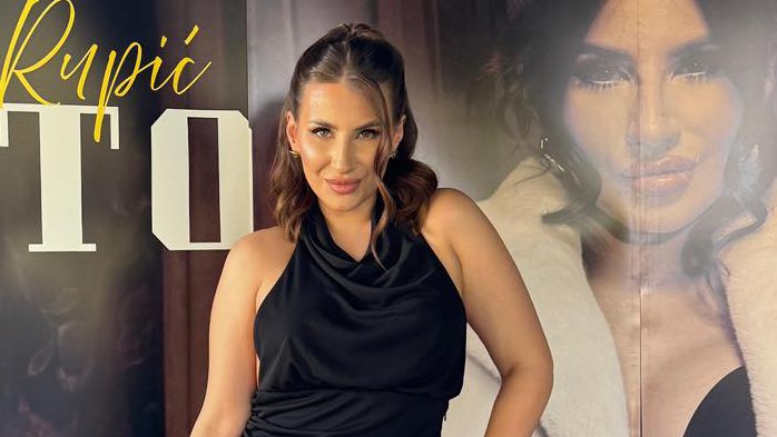 Naša pevačica izgubila 18 kilograma! Za dva meseca se prepolovila, ovo je njena tajna: Izgledala sam kao mečka Božana!