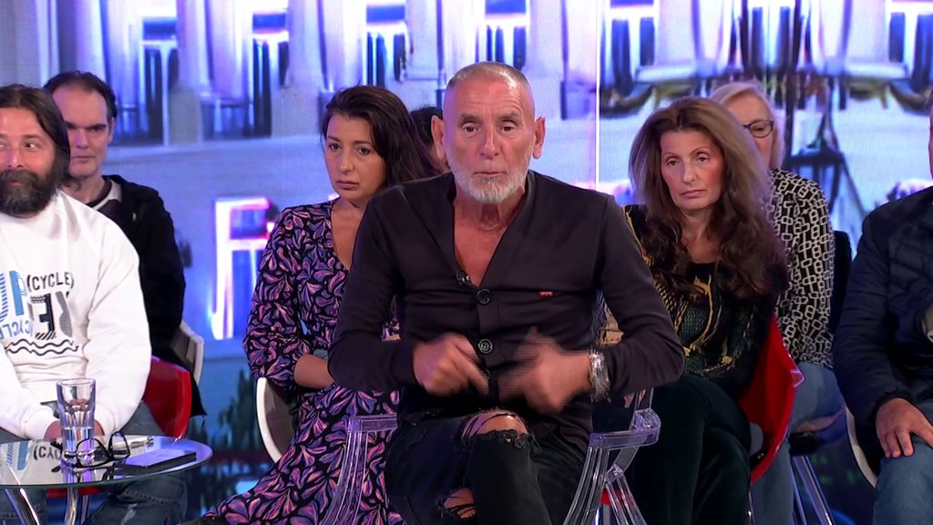 Lepi Mića ne skida osmeh s lica: Gledalac žestoko oblatio Anđelu i Gastoza, njihovi hejteri likuju! (VIDEO)