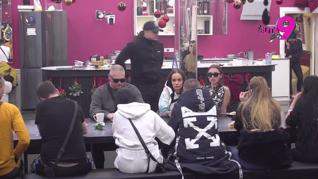 STALA NA PUT NAGAĐANJIMA: Kačavenda otkrila šta joj je na duši kada je reč o njenom druženju sa Janjušem: NISAM MOGLA DA GARANTUJEM DA SE NEĆU ZALJUBITI! (VIDEO)