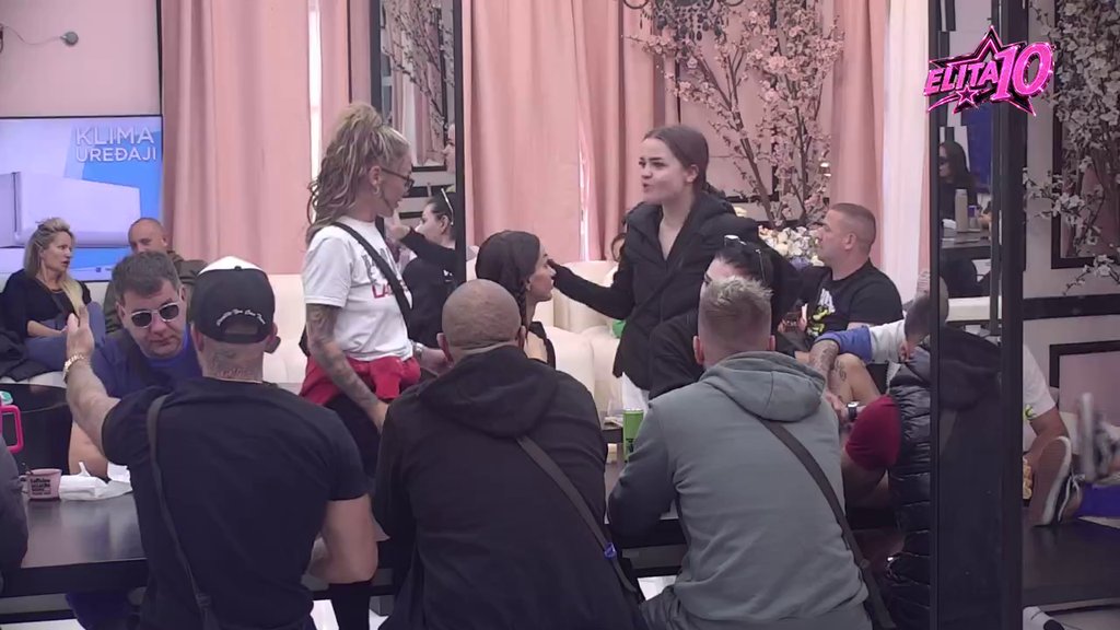 Rekao mi je da legnem, onda je ušla Laura, nismo stigli... Kristina Jelkić otkrila da li ju je Car REHABILITOVAO (VIDEO)