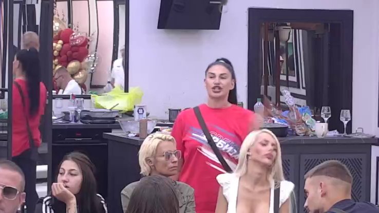 Jakšićka brutalno udarila na Cara: Ti si Filip Durdžić! (VIDEO)