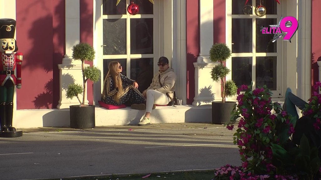 ŽELJNI JEDNO DRUGOG! Sofija i Terza ne skidaju ruke jedno sa drugog, jedva dočekali da se ponovo spoje! (VIDEO)