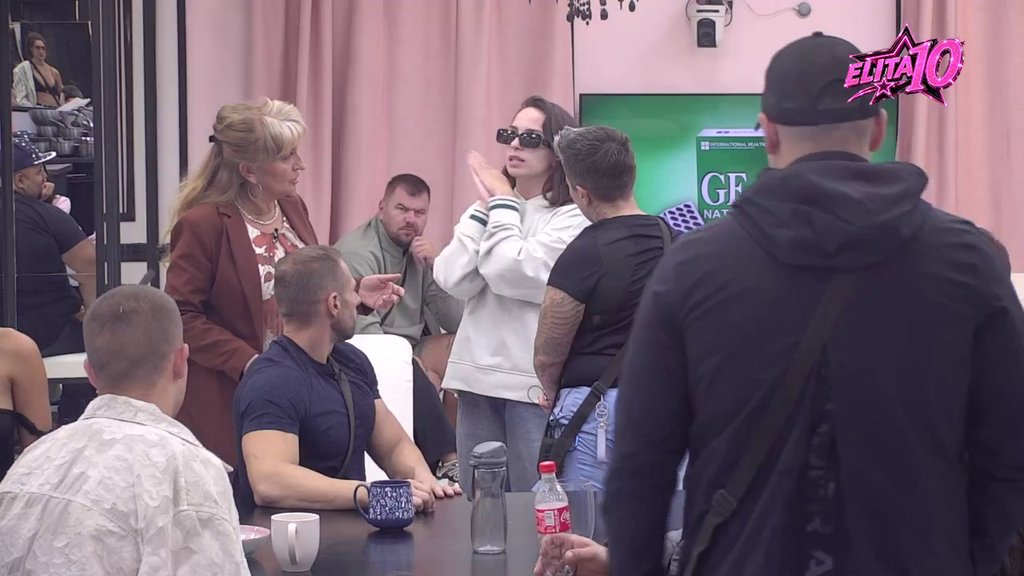 Matora krenula da RIBA I PROZIVA Olgu  pred punim stolom! Mića odmah skočio da je odbrani (VIDEO)