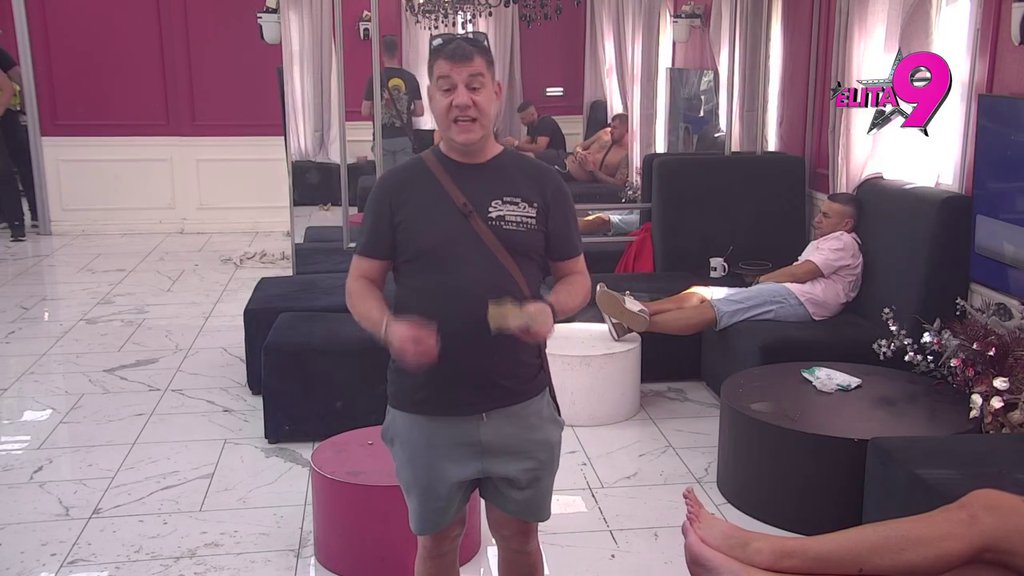 ANĐELO PODIGAO GLAS! Pobunio se zbog Marinkovićeve podele budžeta: Tvoj život nije srušena straćara, već KLOZETSKA ŠOLJA! (VIDEO)