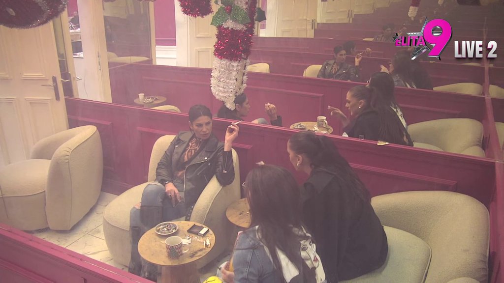 Boginja samo što ne eksplodira od sujete: Ne može da podnese što Đukić izdvaja Maju od svih utorak šema, pa laje o njoj po svim ćoškovima! (VIDEO)