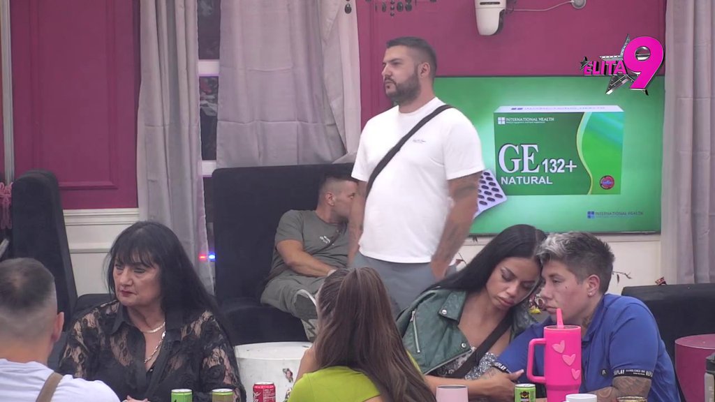 Sramno! Anita divlja jer ništa nije po njenom, Asmin krenuo njenim stopama: Smara me ovo... (VIDEO)