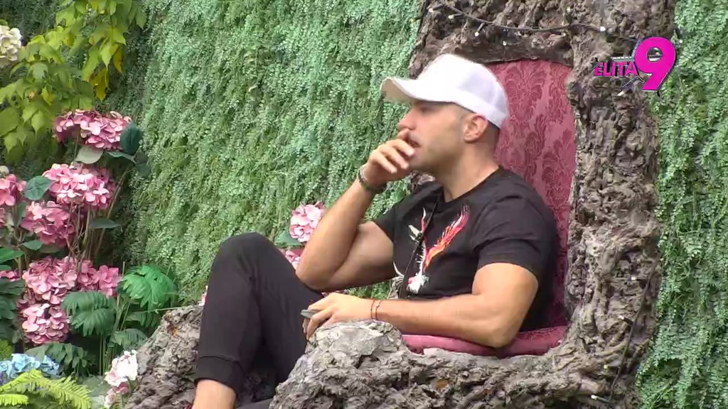 Haos u najavi: Anđelo progovorio o smeškanju sa Aneli, njenu vezu sa Lukom osudio na propast! (VIDEO)