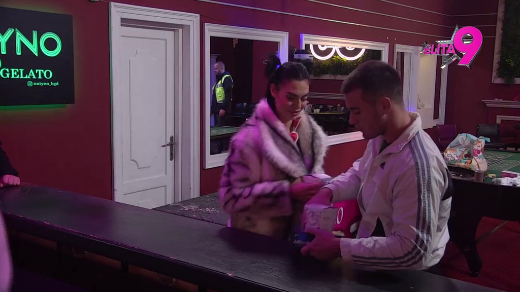 Sevaju varnice! Mina i Viktor ne prestaju da flertuju, ona priznala: Od prvog dana si mi sladak i lep (VIDEO)