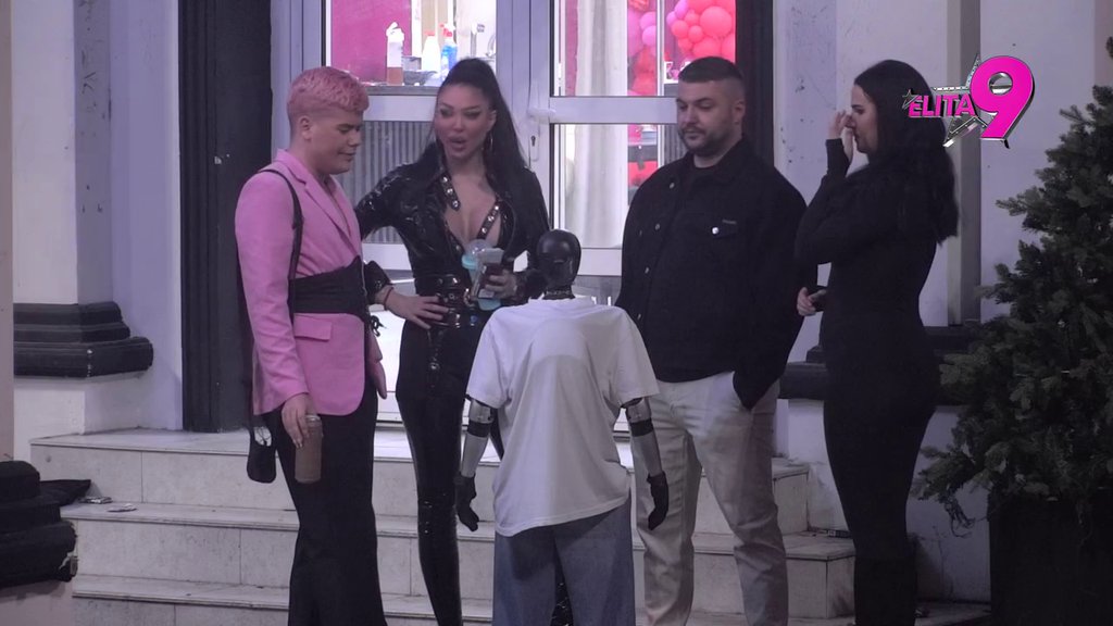 Ne može da sakrije ljubomoru: Alibaba izgoreo zbog Majine igračke, nikako da se obuzda! (VIDEO)