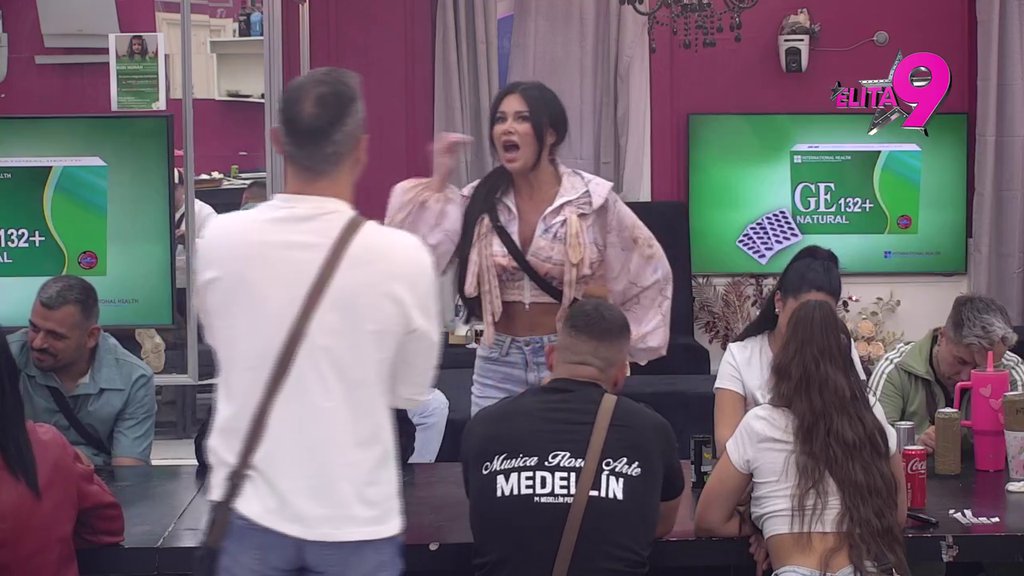 Udvarao si mi se, rekla sam ti da se ne blamiraš! Stanija i Miki ponovo oči u oči: Dudić pokušao da je sroza, pa dobio povratnu! (VIDEO)