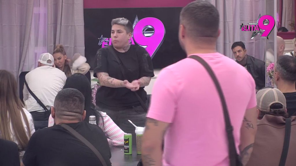 Hoće da se mi bijemo, a ona da bude princeza: Asmin hoće da sklopi primirje sa Lukom, Aneli skočila kao oparena (VIDEO)