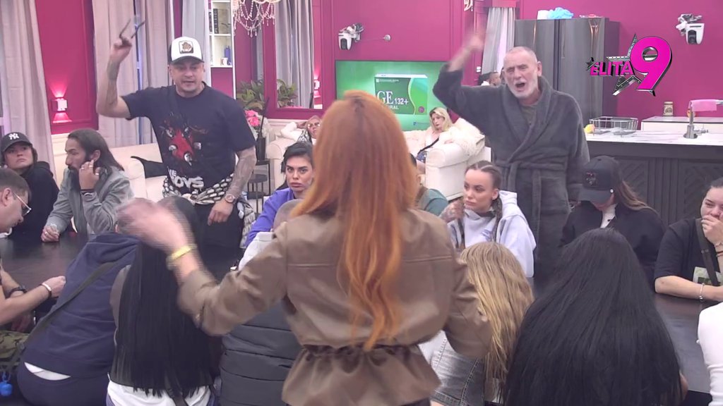 MORALIŠU MI GORE OD MENE: Maja žestoko podbola Anitu zbog tvrdnje da je bila intimna sa Đukićem, pa Mića skočio u odbranu Stanojlovićeve! (VIDEO)