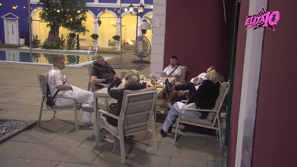 Daću ti dijagnozu javno, ja imam četiri godine fakulteta! Mahir se ozbiljno zamerio Zuziji, ona mu poručila: Što si onda bio u zatvoru (VIDEO)