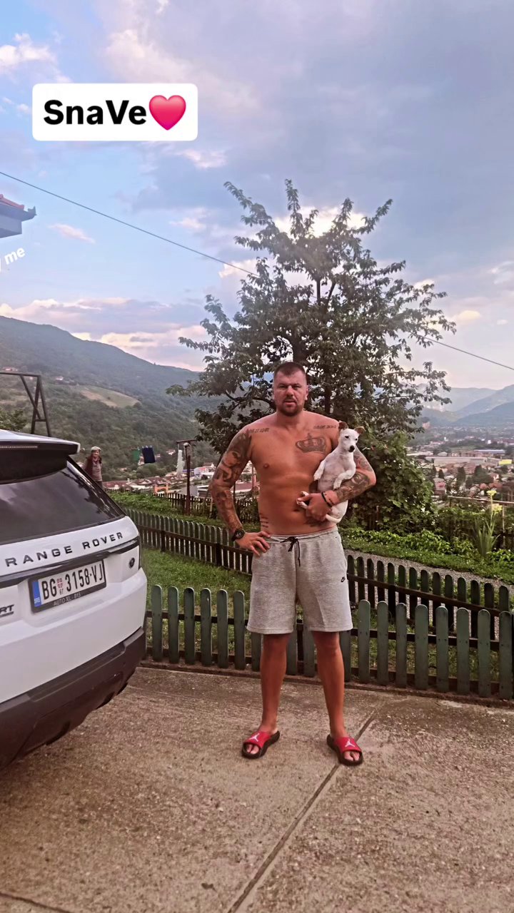 JANJUŠ NAPUSTIO BEOGRAD I OTIŠAO U RODNI KRAJ: Jednom slikom raznežio sve, o njoj su svi pričali a dugo je niko nije video (FOTO)