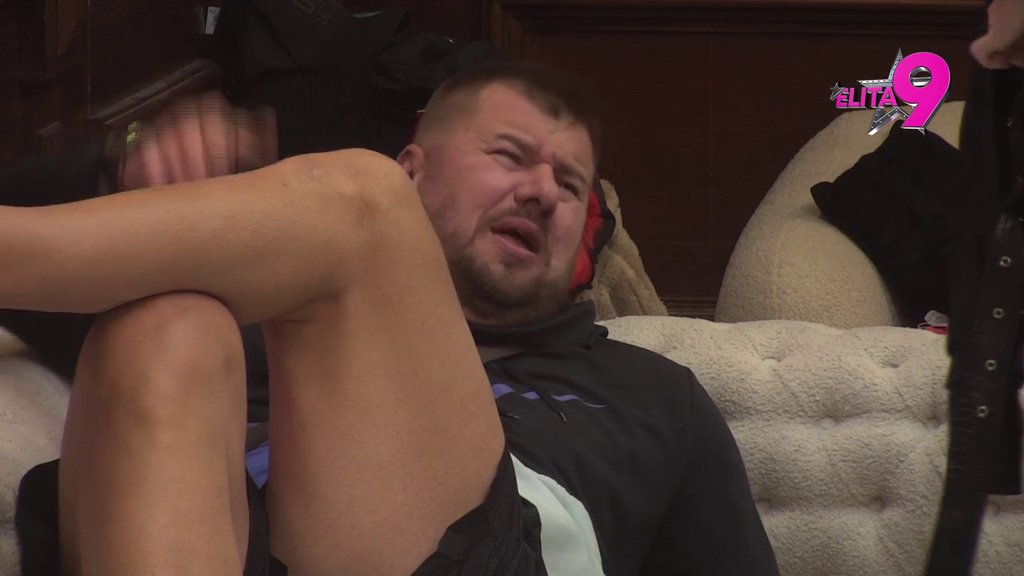 Kuka na sav glas: Janjuš zapenio od besa zbog alkohola, Toša jedini uspeo da ga razveseli! (VIDEO)