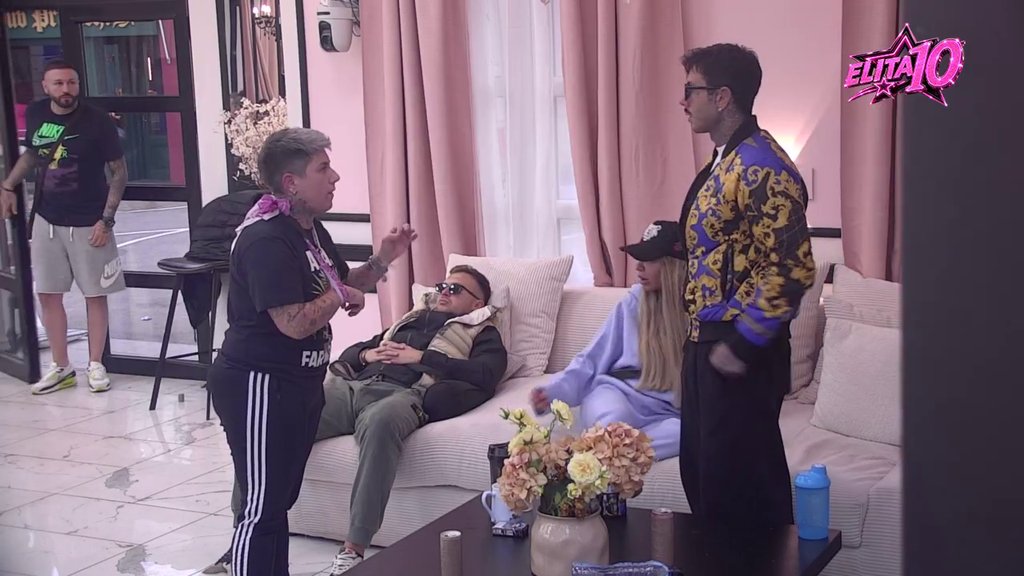 Gledala je u njega i flertovala: Đole raskrinkao Aneline poglede usmerene ka Caru, pa Đukić zapenio! (VIDEO)