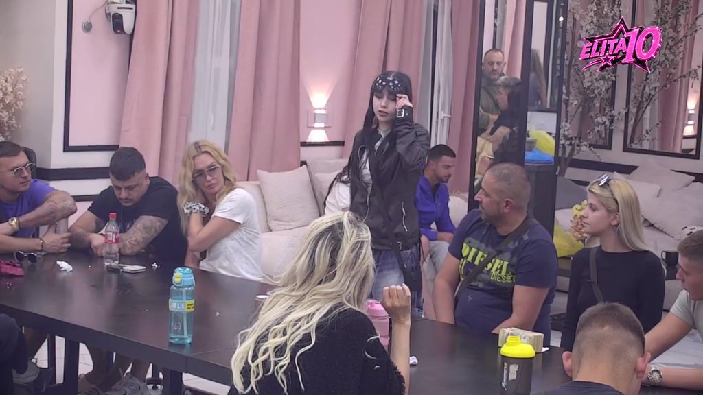 Pršte uvrede ko konfete: Terza razvezao jezik o prijateljstvu Glorije i Laure, pa žestoko potkačio Poršelinu! (VIDEO)